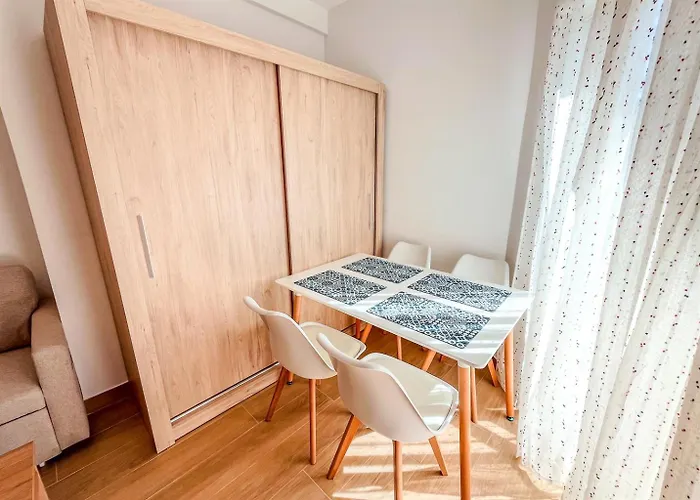 Skol 231 - At Skol Building In Centre With Sea Views Μαρμπέλλα