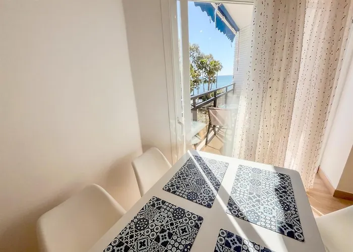 Skol 231 - At Skol Building In Centre With Sea Views Διαμέρισμα *